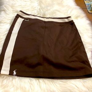 Skirt/June polo for the woman.